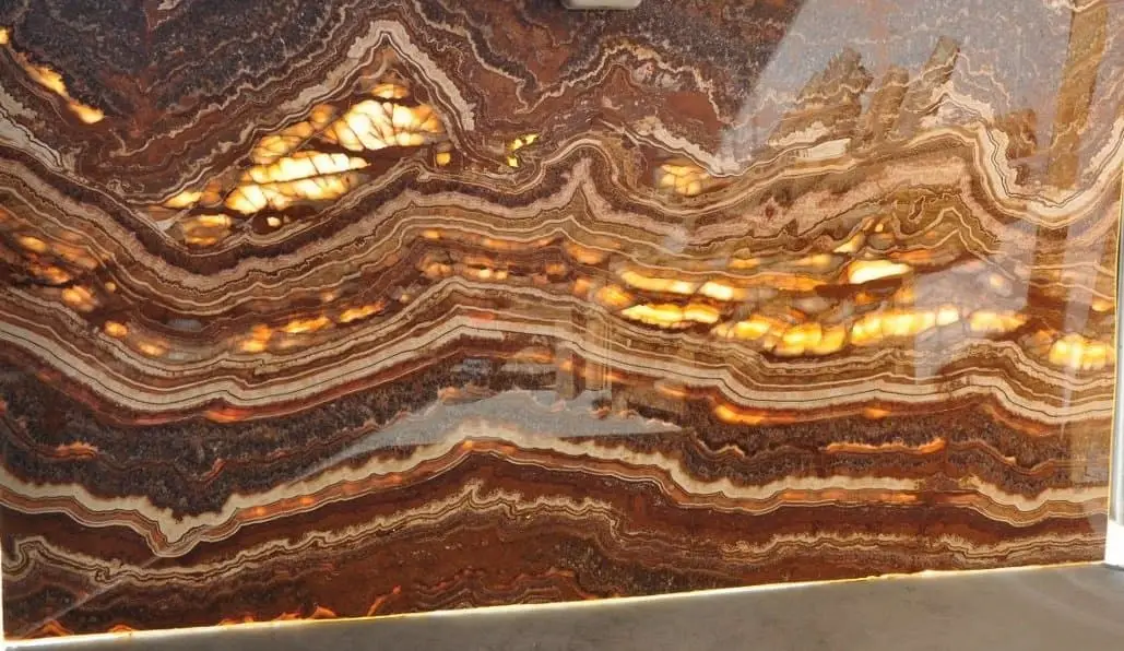 سنگ تراونیکس چیست؟